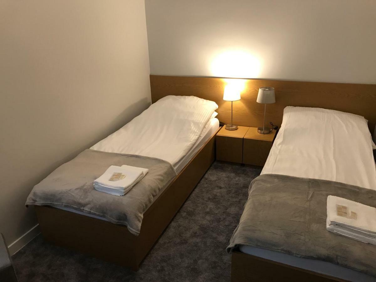 7 Rooms Mtp Poznan Exterior photo